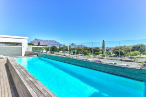 Sea and Sun-Table Mountain views Wifi Parking!
